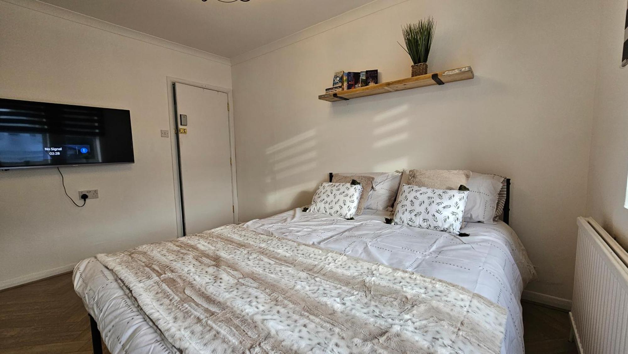Newly Renovated Studios & Ensuite Rooms! - Camberwell Лондон Екстер'єр фото