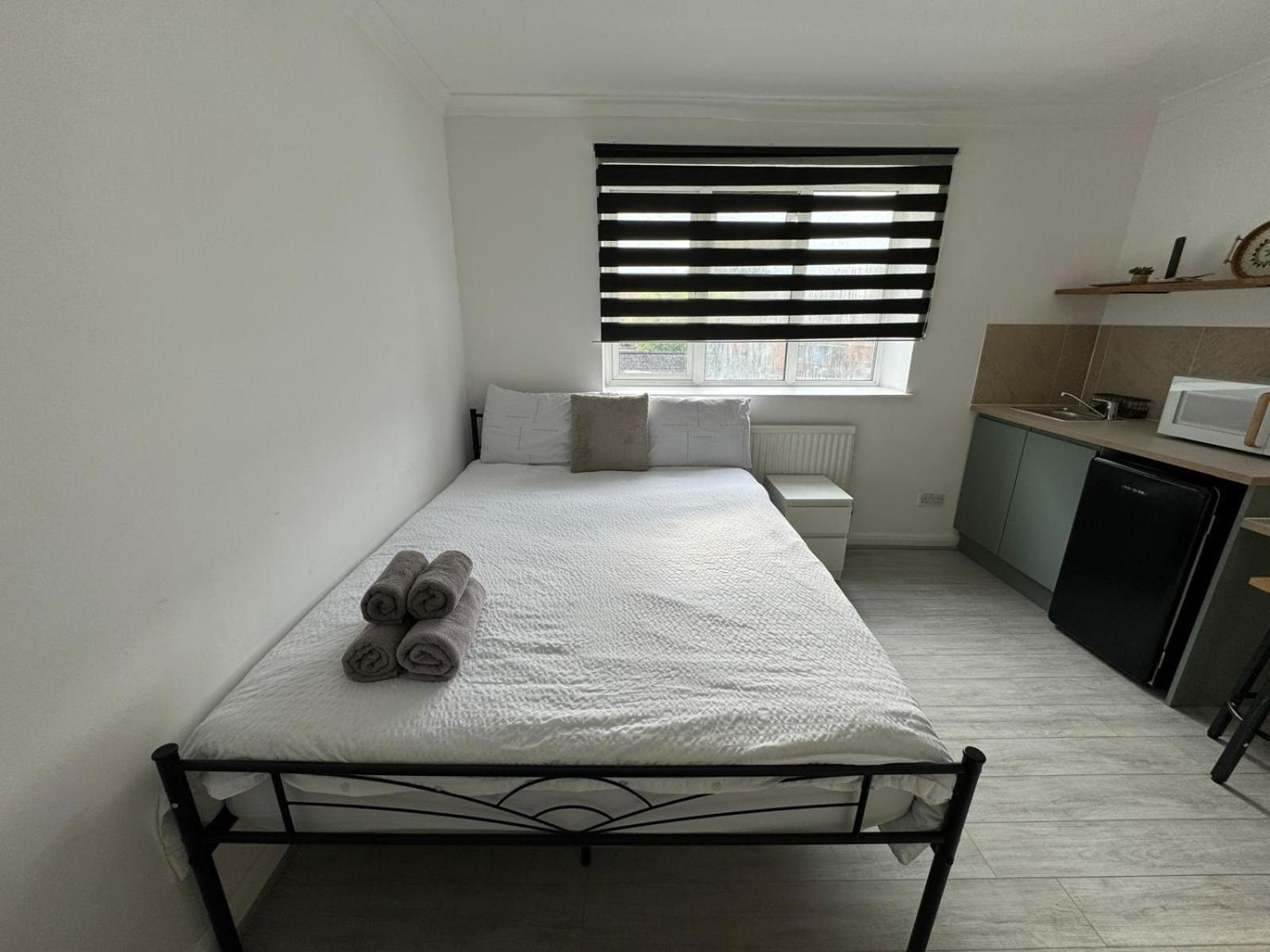 Newly Renovated Studios & Ensuite Rooms! - Camberwell Лондон Екстер'єр фото